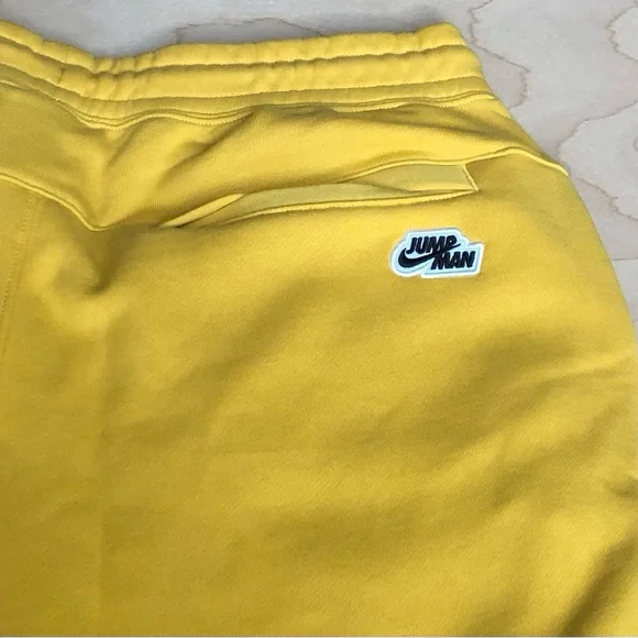 NWOT Nike Air Jordan Jump Man Hoodie and Jogger Set Yellow Mens Sz L.